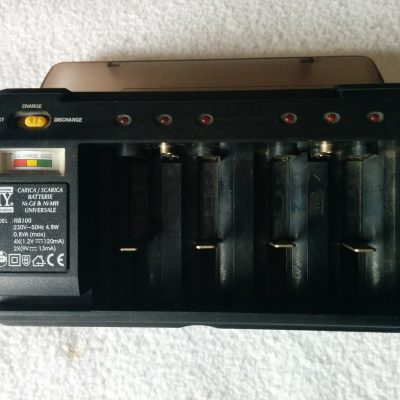 Carica / Scarica Batterie Universale - Matsuyama HB100